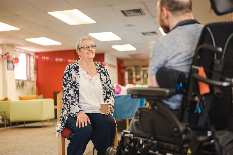 dilaoog tussen mensen met handicap